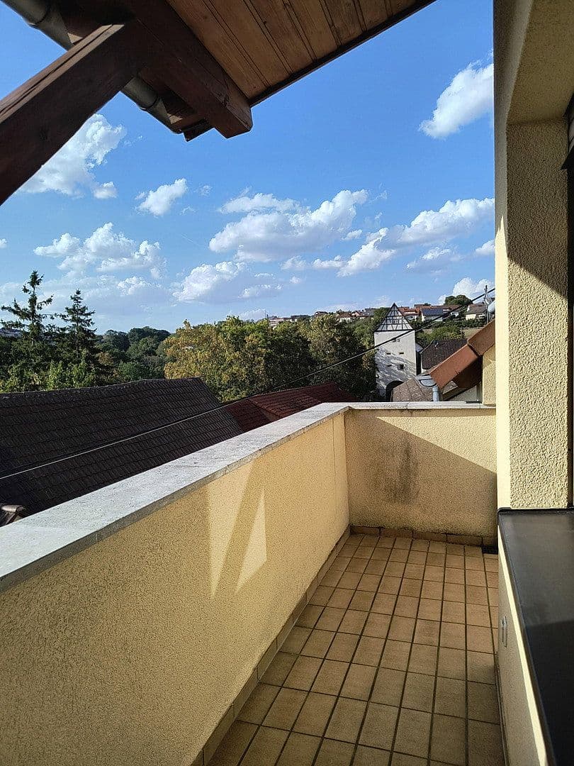 Prenájom bytu 3-izbový 70 m², Krautheim, Bádensko-Wurttembersko Prenájom bytu 3-izbový 70 m², Krautheim, Bádensko-Wurttembersko