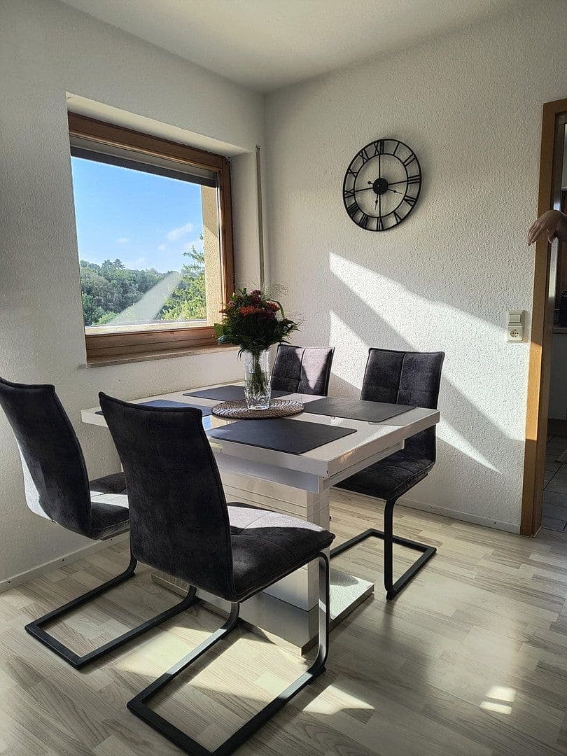 Prenájom bytu 3-izbový 70 m², Krautheim, Bádensko-Wurttembersko Prenájom bytu 3-izbový 70 m², Krautheim, Bádensko-Wurttembersko