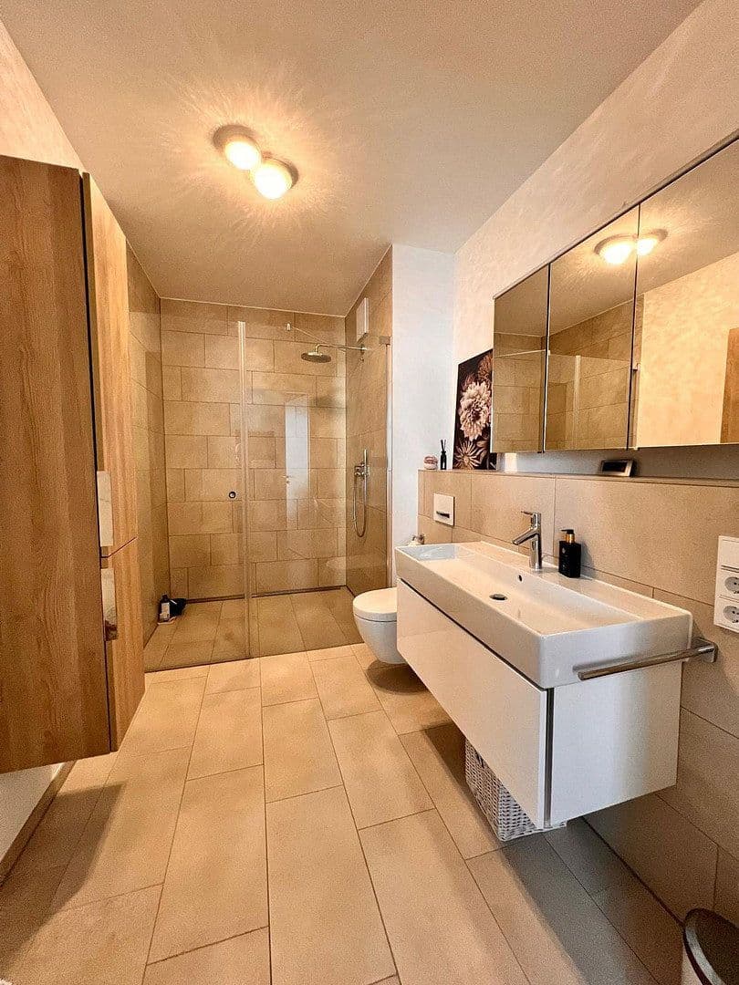 Predaj bytu 3-izbový 85 m², Berlin, Berlín Predaj bytu 3-izbový 85 m², Berlin, Berlín