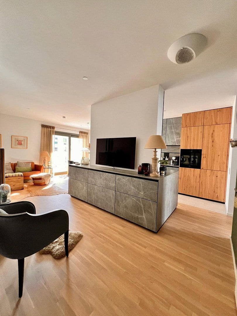 Predaj bytu 3-izbový 85 m², Berlin, Berlín Predaj bytu 3-izbový 85 m², Berlin, Berlín