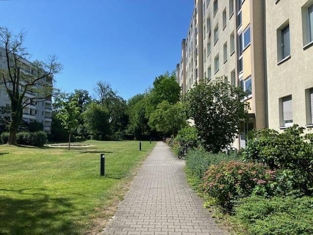 Prenájom bytu 2-izbový 55 m², Denninger Straße 208, München, Bavorsko Prenájom bytu 2-izbový 55 m², Denninger Straße 208, München, Bavorsko