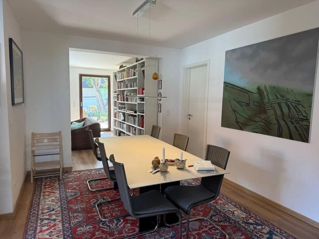 Prenájom bytu 3-izbový 116 m², Karlsruhe, Bádensko-Wurttembersko Prenájom bytu 3-izbový 116 m², Karlsruhe, Bádensko-Wurttembersko