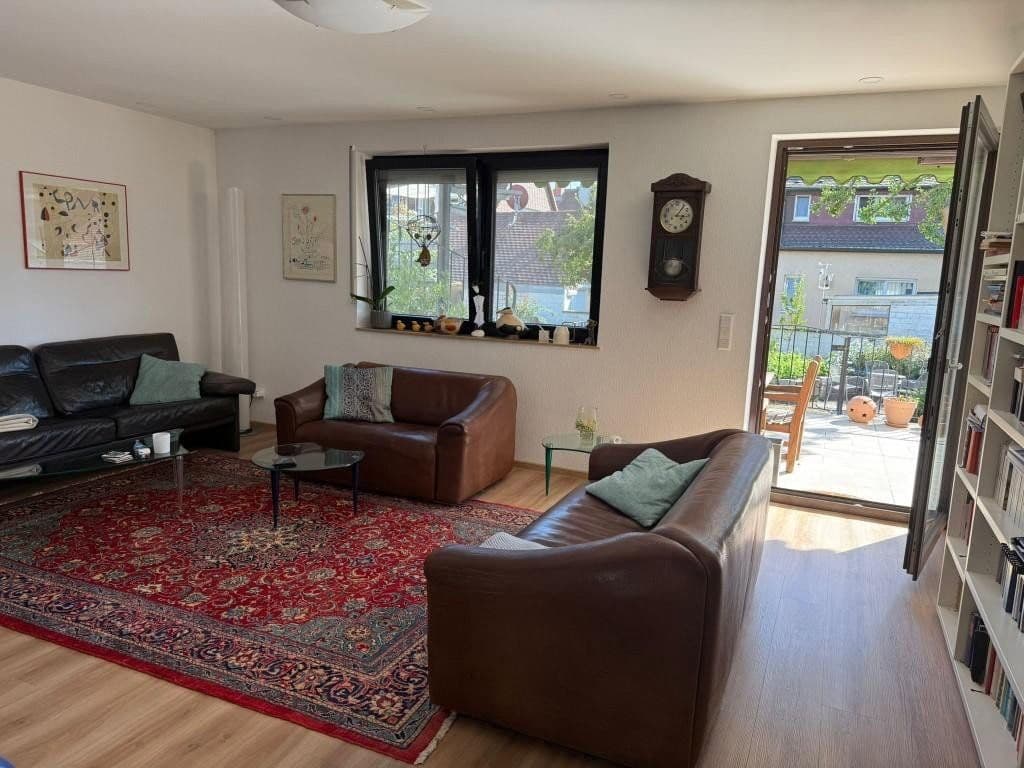 Prenájom bytu 3-izbový 116 m², Karlsruhe, Bádensko-Wurttembersko Prenájom bytu 3-izbový 116 m², Karlsruhe, Bádensko-Wurttembersko