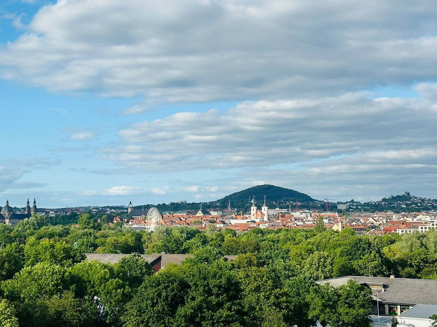 Prenájom bytu 5-izbový 178 m², Am Alten Sportplatz 9, Fulda, Hesensko Prenájom bytu 5-izbový 178 m², Am Alten Sportplatz 9, Fulda, Hesensko