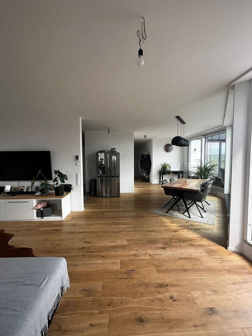 Prenájom bytu 5-izbový 178 m², Am Alten Sportplatz 9, Fulda, Hesensko Prenájom bytu 5-izbový 178 m², Am Alten Sportplatz 9, Fulda, Hesensko
