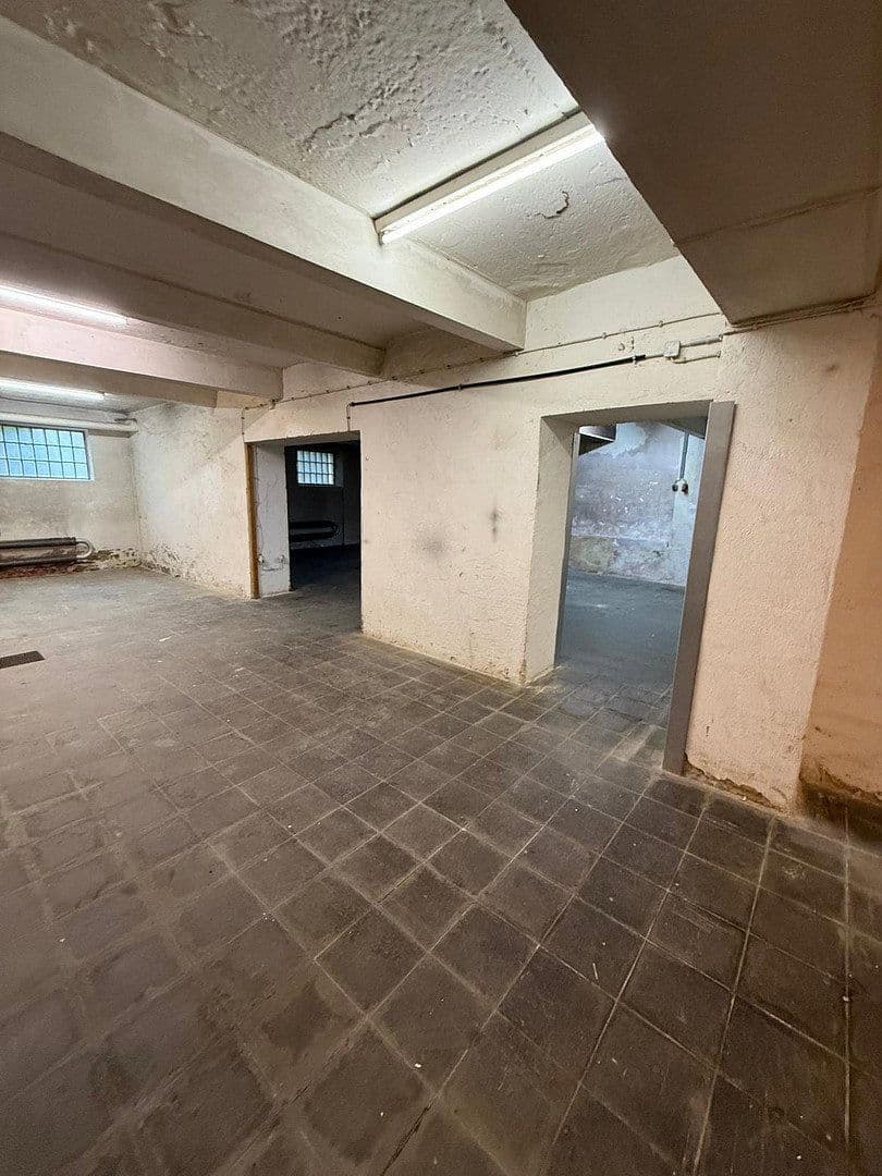 Prenájom nebytového priestoru 400 m², Herkulesstr 9-11, Essen, Severné Porýnie - Westfálsko Prenájom nebytového priestoru 400 m², Herkulesstr 9-11, Essen, Severné Porýnie - Westfálsko