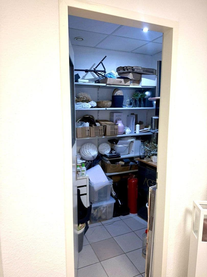 Prenájom nebytového priestoru 58 m², Lübecker Strasse 25-27, Schwerin, Meklenbursko-Predpomoransko Prenájom nebytového priestoru 58 m², Lübecker Strasse 25-27, Schwerin, Meklenbursko-Predpomoransko