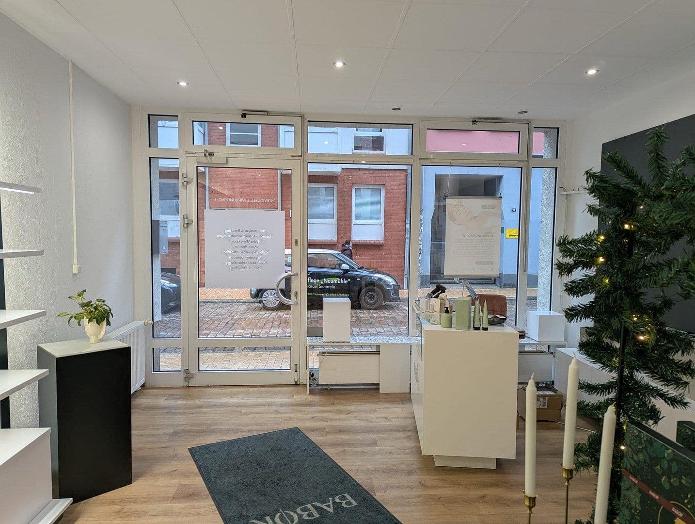 Prenájom nebytového priestoru 58 m², Lübecker Strasse 25-27, Schwerin, Meklenbursko-Predpomoransko Prenájom nebytového priestoru 58 m², Lübecker Strasse 25-27, Schwerin, Meklenbursko-Predpomoransko