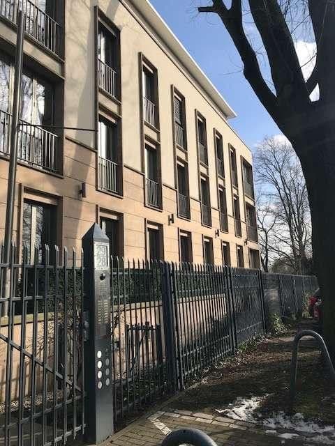 Prenájom garáže 40 m², Tunnelstraße 28, Berlin, Berlín Prenájom garáže 40 m², Tunnelstraße 28, Berlin, Berlín