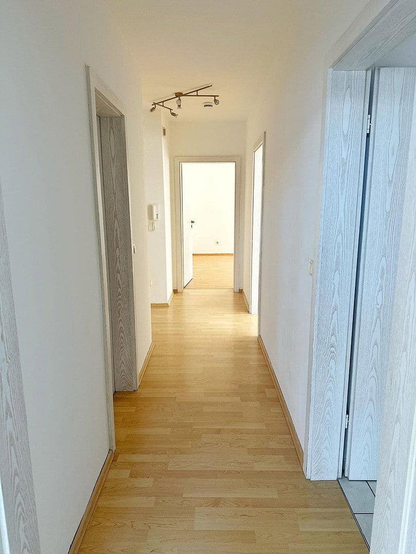Prenájom bytu 3-izbový 85 m², Memmelsdorf, Bavorsko Prenájom bytu 3-izbový 85 m², Memmelsdorf, Bavorsko