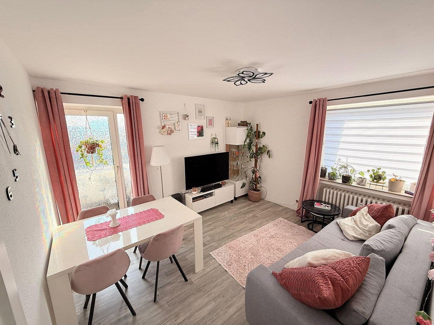 Prenájom bytu 2-izbový 45 m², Köln, Severné Porýnie - Westfálsko Prenájom bytu 2-izbový 45 m², Köln, Severné Porýnie - Westfálsko