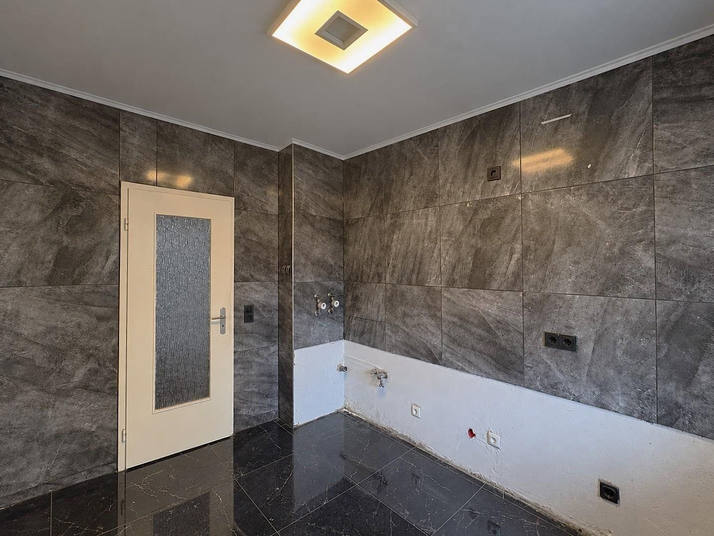 Predaj bytu 3-izbový 93 m², Frankfurt, Hesensko Predaj bytu 3-izbový 93 m², Frankfurt, Hesensko