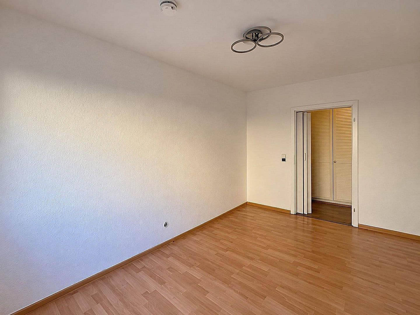Predaj bytu 3-izbový 93 m², Frankfurt, Hesensko Predaj bytu 3-izbový 93 m², Frankfurt, Hesensko