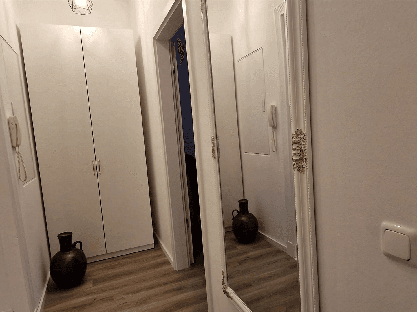 Prenájom bytu 1-izbový 38 m², Berlin, Berlín Prenájom bytu 1-izbový 38 m², Berlin, Berlín