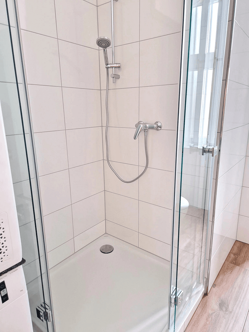 Prenájom bytu 1-izbový 38 m², Berlin, Berlín Prenájom bytu 1-izbový 38 m², Berlin, Berlín
