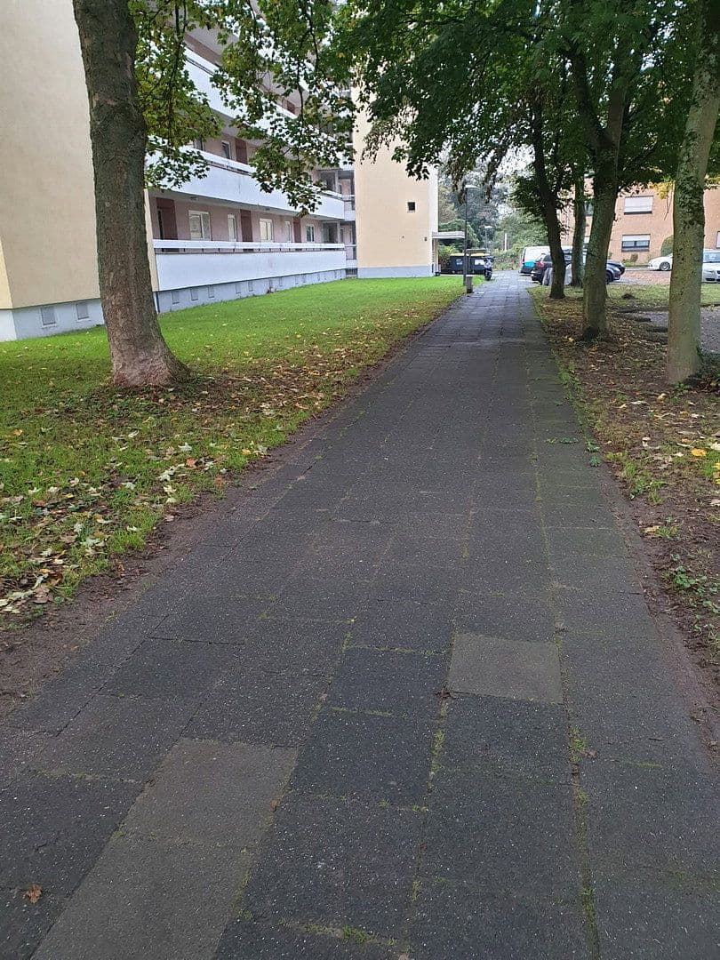 Prenájom bytu 3-izbový 65 m², Lavendelweg 8, Köln, Severné Porýnie - Westfálsko Prenájom bytu 3-izbový 65 m², Lavendelweg 8, Köln, Severné Porýnie - Westfálsko