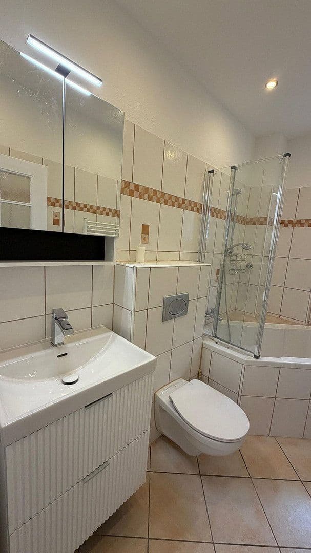 Predaj bytu 3-izbový 64 m², Laehrscher Jagdweg 10, Berlin, Berlín Predaj bytu 3-izbový 64 m², Laehrscher Jagdweg 10, Berlin, Berlín