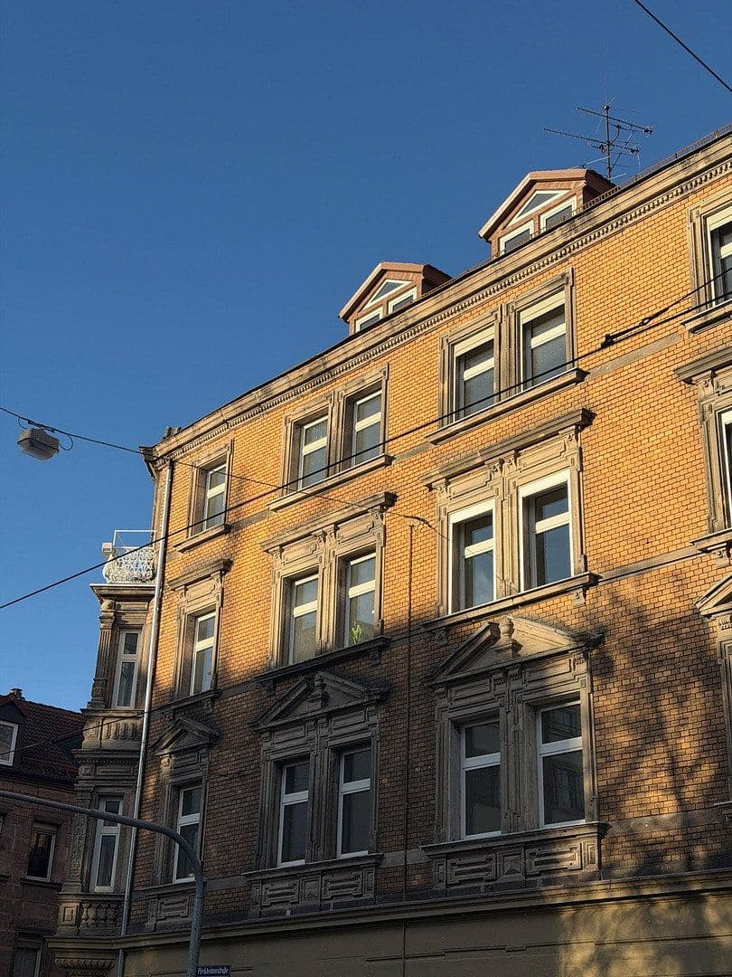 Prenájom bytu 4-izbový 119 m², Nürnberg, Bavorsko Prenájom bytu 4-izbový 119 m², Nürnberg, Bavorsko