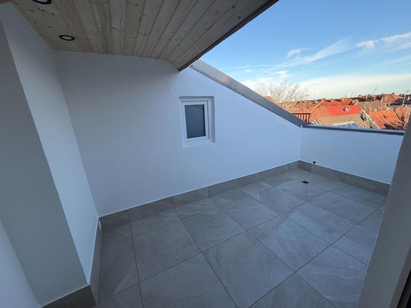 Prenájom bytu 4-izbový 119 m², Nürnberg, Bavorsko Prenájom bytu 4-izbový 119 m², Nürnberg, Bavorsko