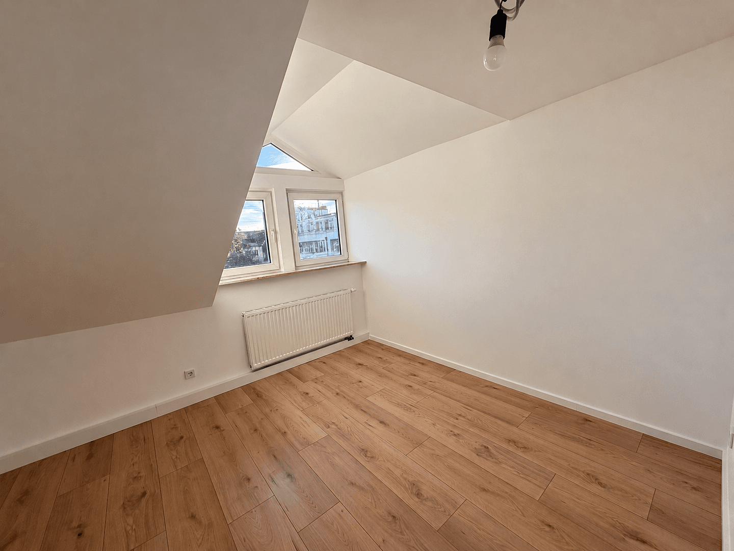 Prenájom bytu 4-izbový 119 m², Nürnberg, Bavorsko Prenájom bytu 4-izbový 119 m², Nürnberg, Bavorsko