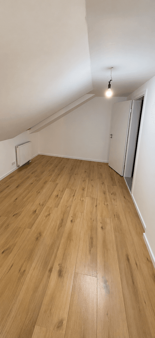 Prenájom bytu 4-izbový 119 m², Nürnberg, Bavorsko Prenájom bytu 4-izbový 119 m², Nürnberg, Bavorsko