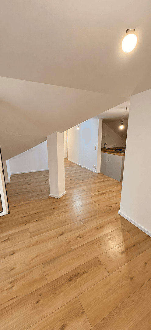 Prenájom bytu 4-izbový 119 m², Nürnberg, Bavorsko Prenájom bytu 4-izbový 119 m², Nürnberg, Bavorsko