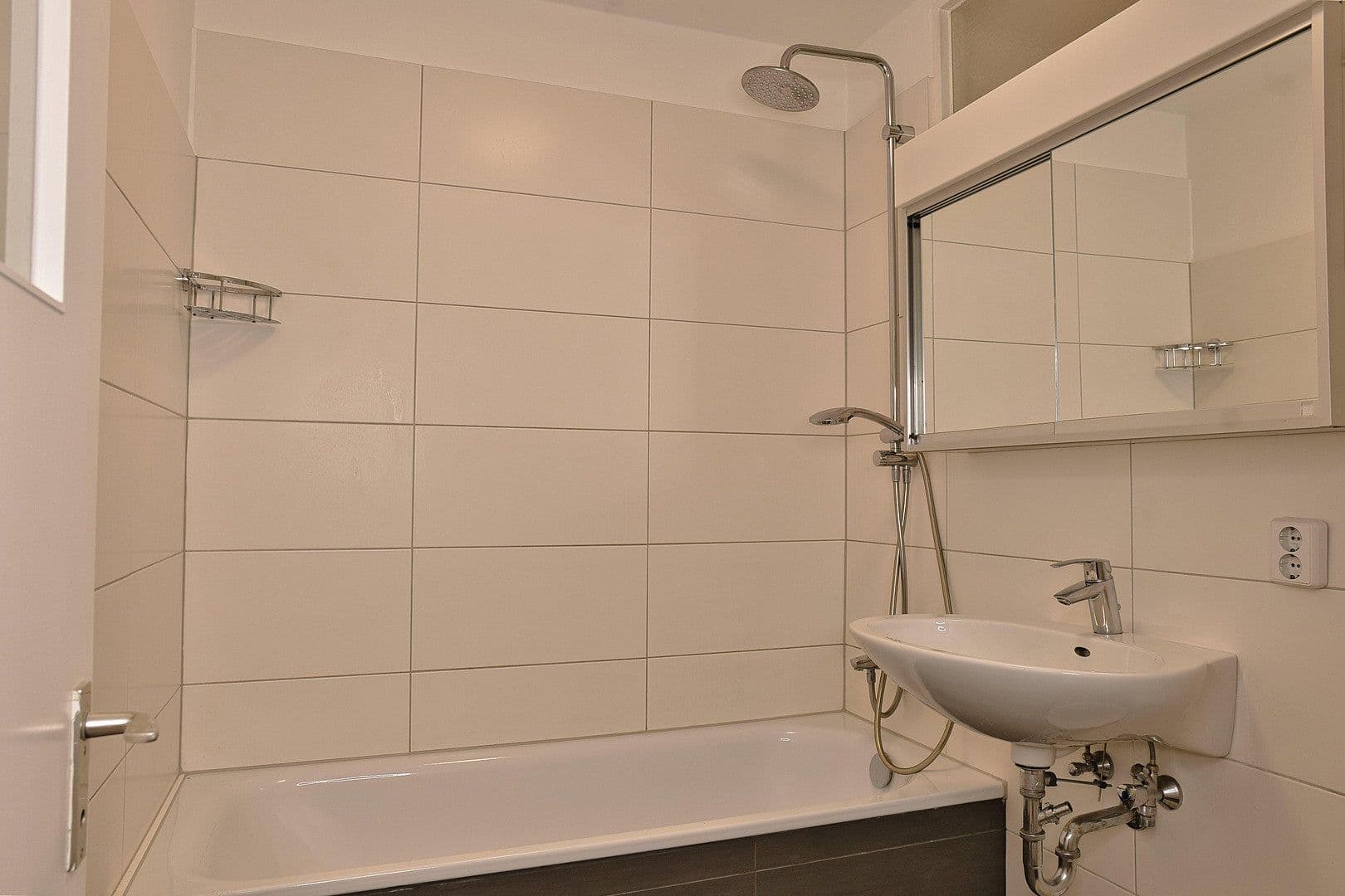 Predaj bytu 2-izbový 65 m², Berlin, Berlín Predaj bytu 2-izbový 65 m², Berlin, Berlín
