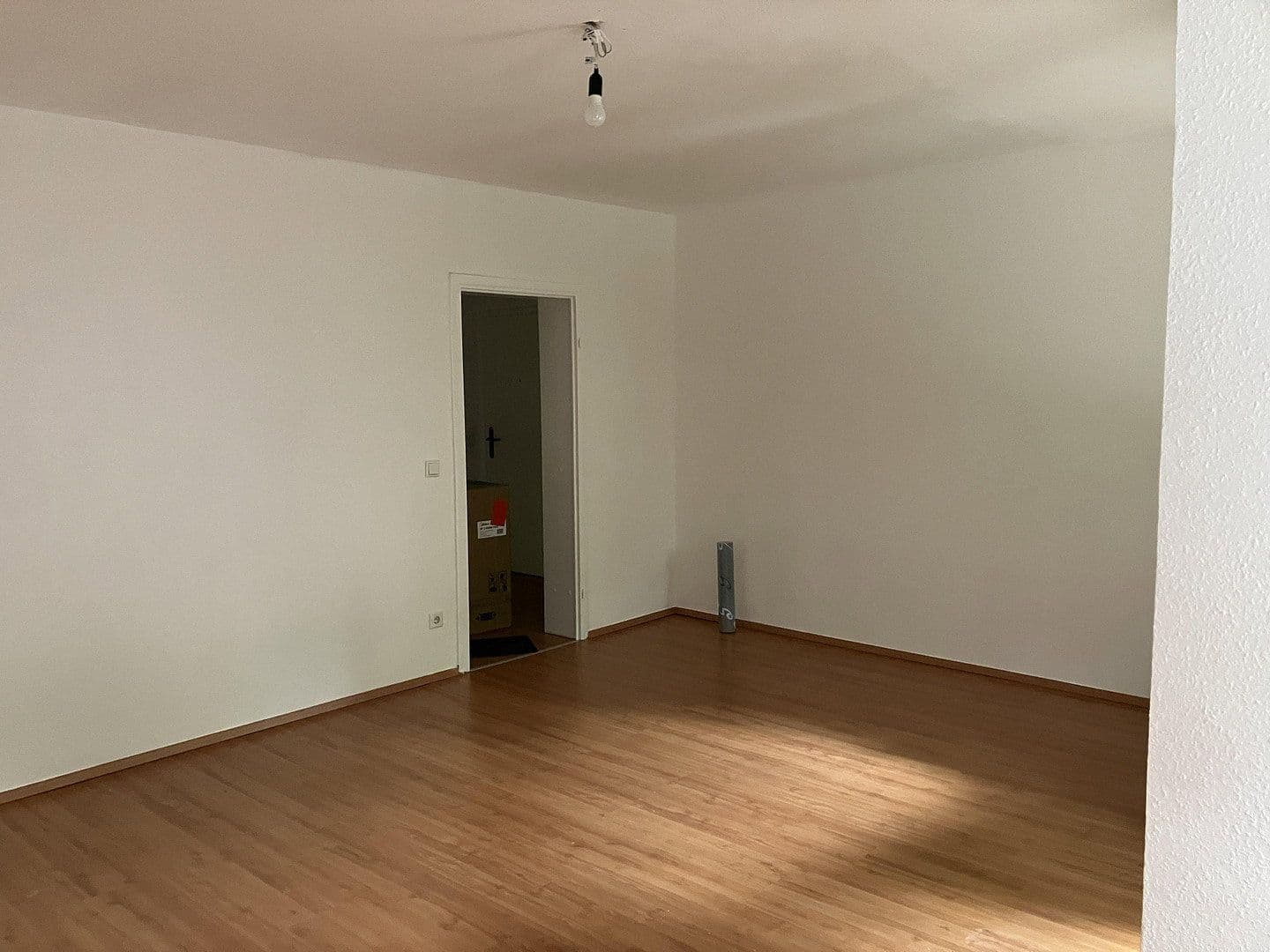 Prenájom bytu 2-izbový 65 m², Paul-Bonatz-Straße 25, Düsseldorf, Severné Porýnie - Westfálsko Prenájom bytu 2-izbový 65 m², Paul-Bonatz-Straße 25, Düsseldorf, Severné Porýnie - Westfálsko