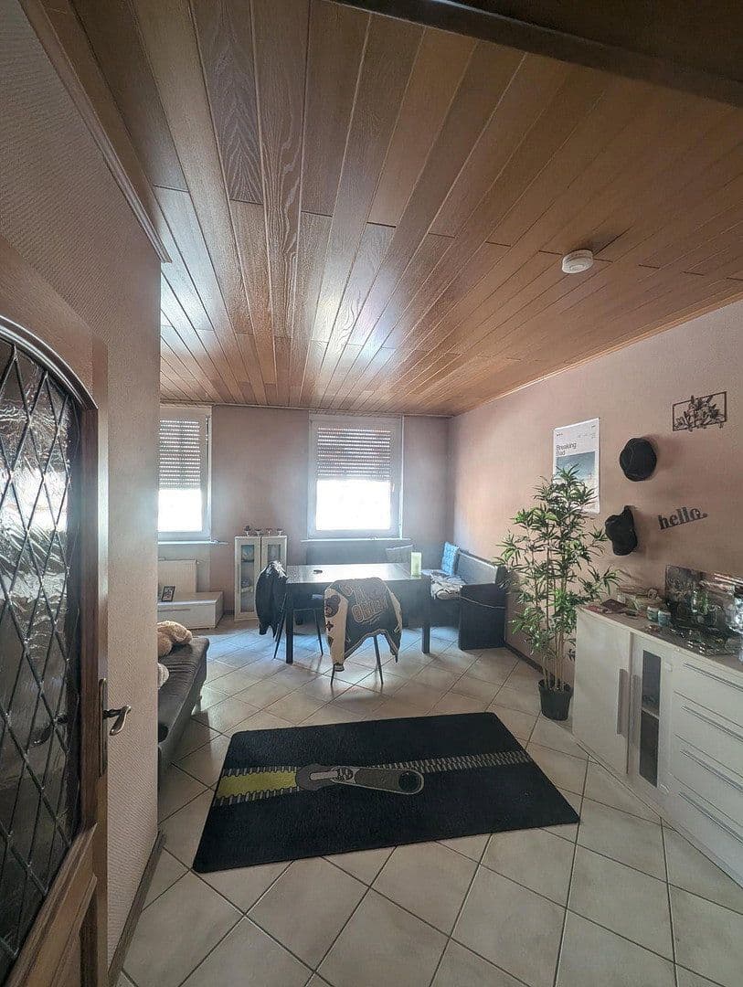 Prenájom bytu 3-izbový 86 m², Äußere Wingertstraße 26, Mannheim, Bádensko-Wurttembersko Prenájom bytu 3-izbový 86 m², Äußere Wingertstraße 26, Mannheim, Bádensko-Wurttembersko