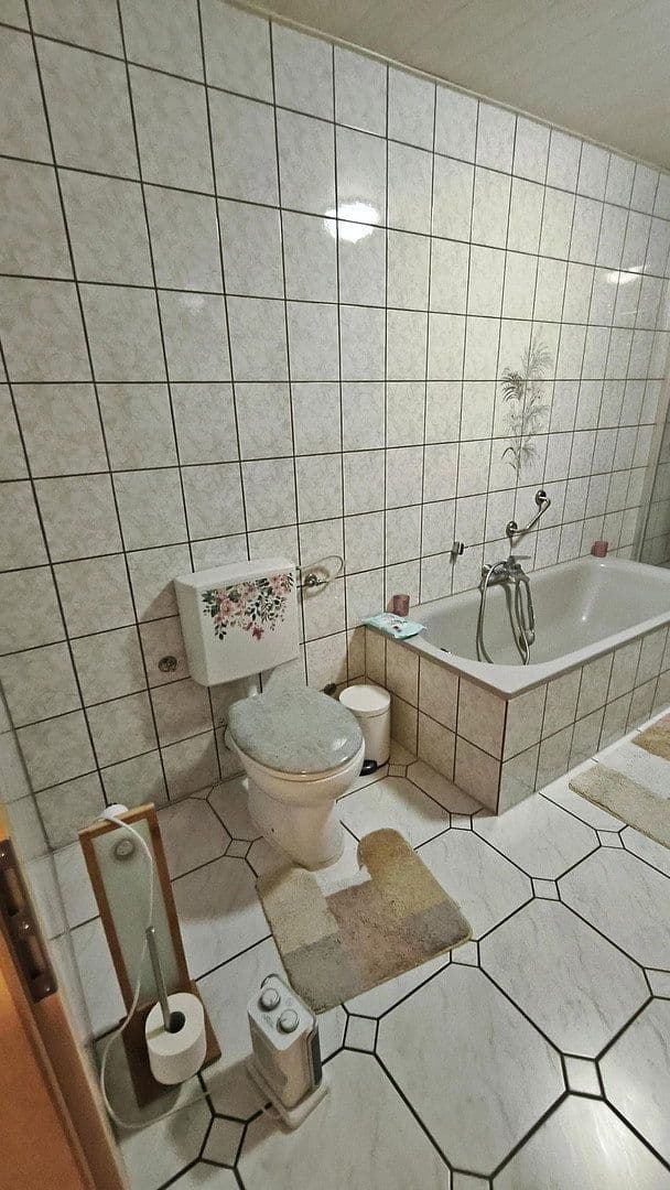 Predaj bytu 4-izbový 143 m², Eich, Porýnie-Falcko Predaj bytu 4-izbový 143 m², Eich, Porýnie-Falcko