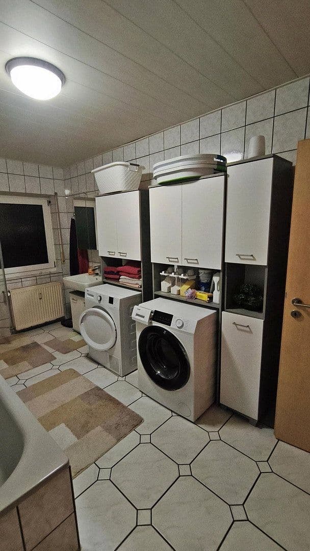 Predaj bytu 4-izbový 143 m², Eich, Porýnie-Falcko Predaj bytu 4-izbový 143 m², Eich, Porýnie-Falcko