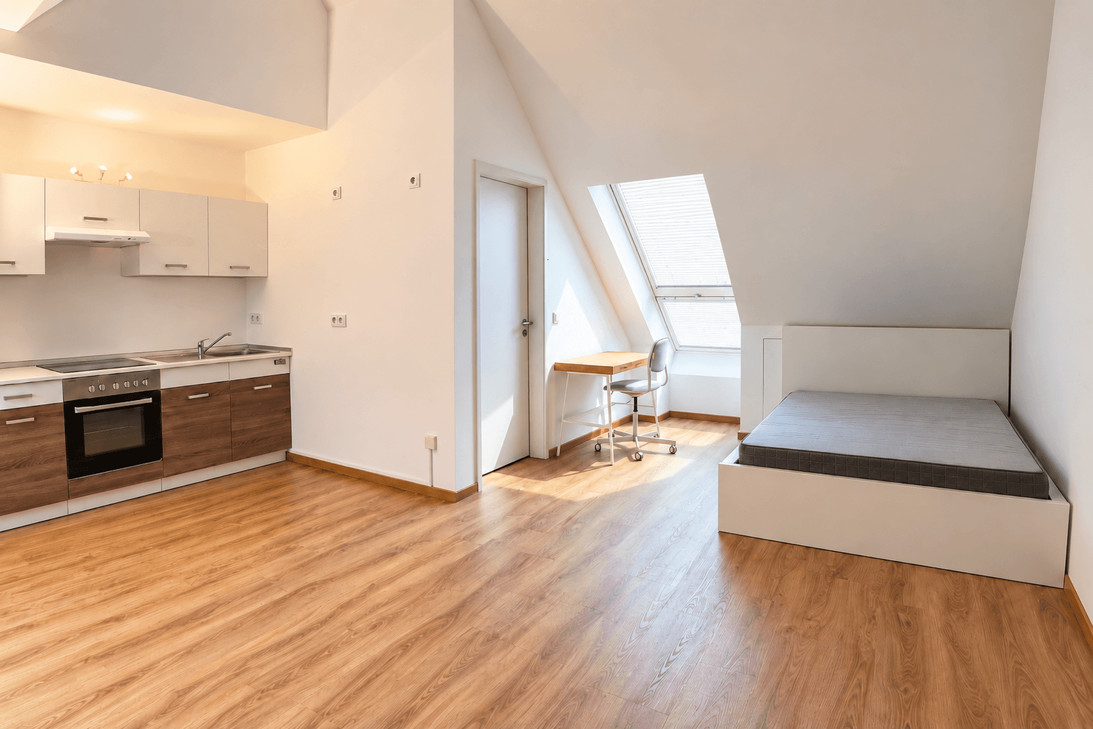 Prenájom bytu 1-izbový 32 m², Frankfurt am Main, Hesensko Prenájom bytu 1-izbový 32 m², Frankfurt am Main, Hesensko