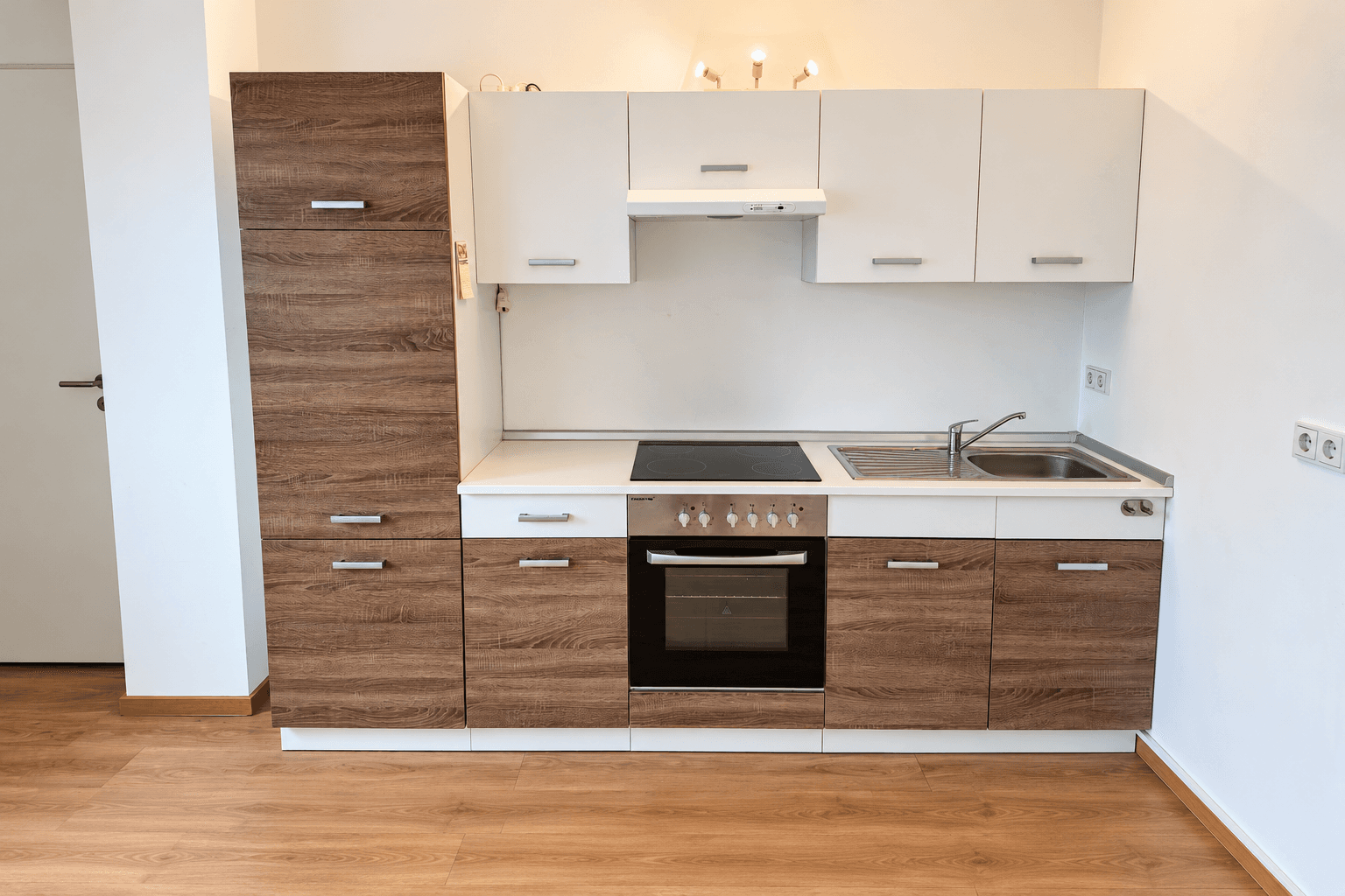 Prenájom bytu 1-izbový 32 m², Frankfurt am Main, Hesensko Prenájom bytu 1-izbový 32 m², Frankfurt am Main, Hesensko