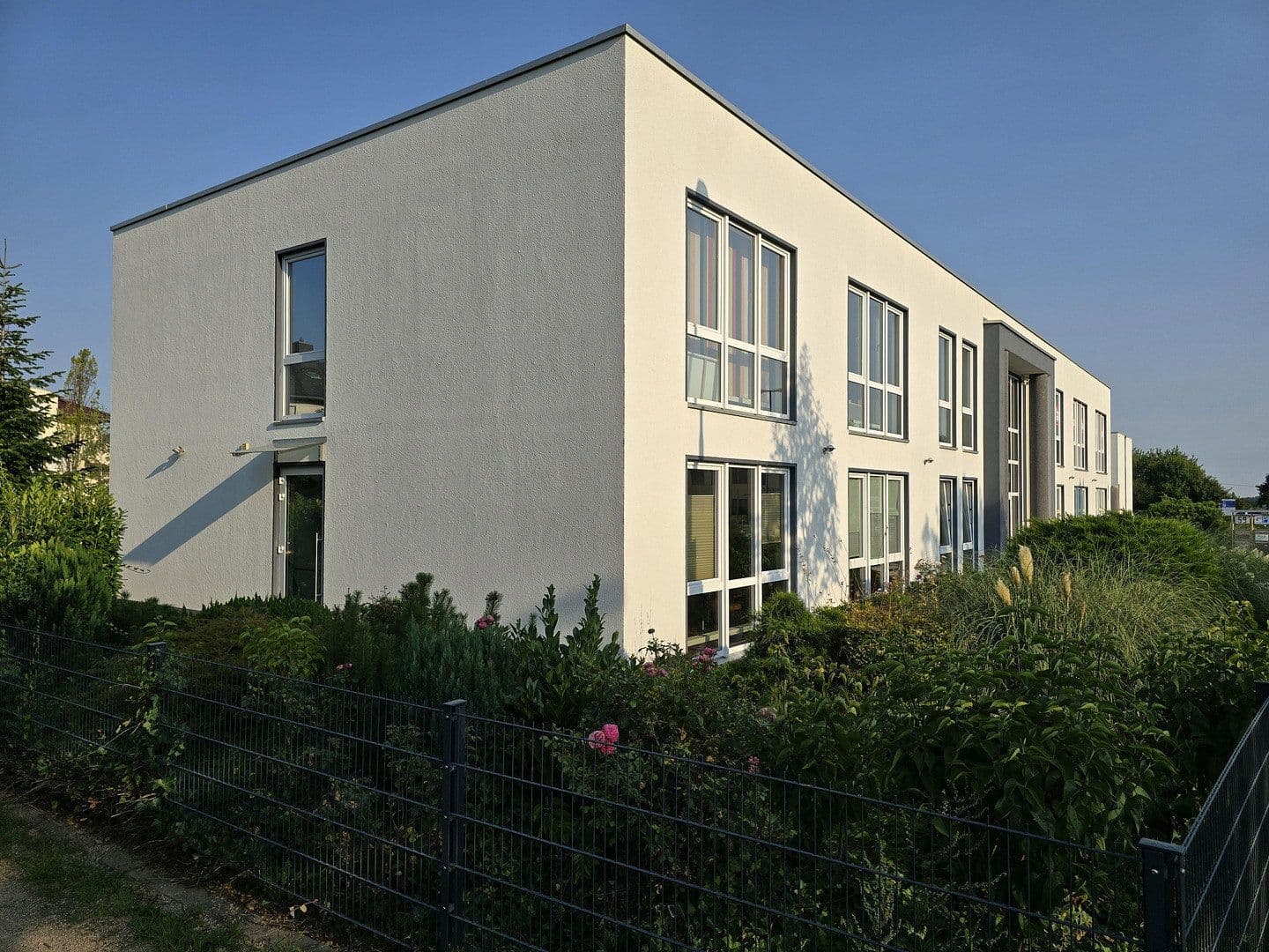 Prenájom kancelárie 190 m², Keramikerstrasse 59, Rheinbach, Severné Porýnie - Westfálsko Prenájom kancelárie 190 m², Keramikerstrasse 59, Rheinbach, Severné Porýnie - Westfálsko
