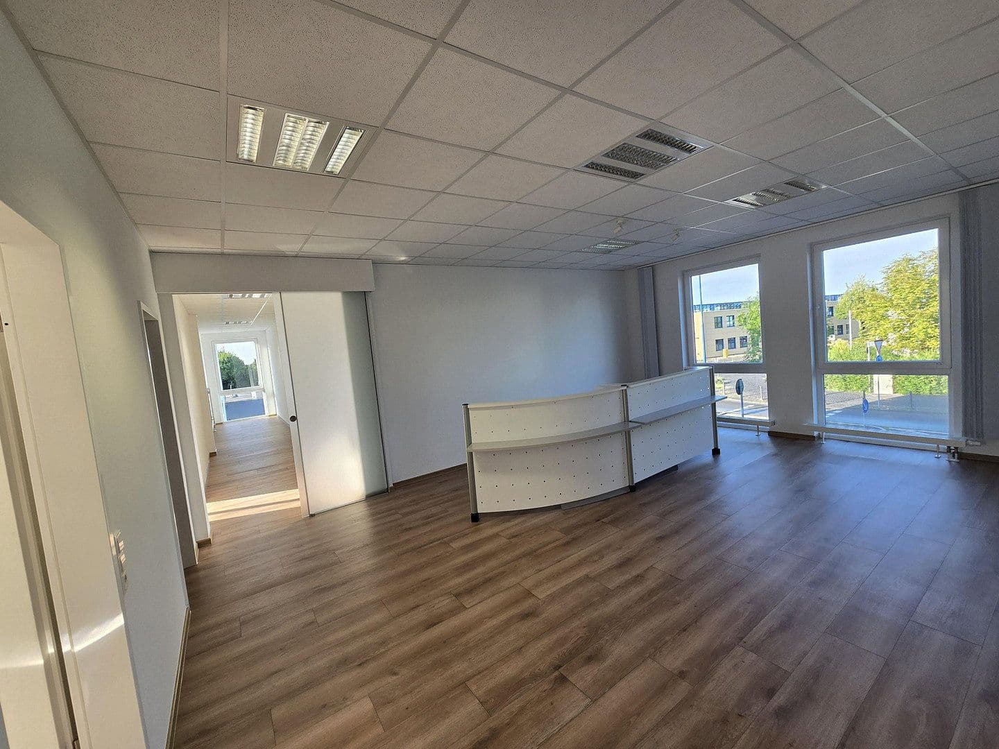 Prenájom kancelárie 190 m², Keramikerstrasse 59, Rheinbach, Severné Porýnie - Westfálsko Prenájom kancelárie 190 m², Keramikerstrasse 59, Rheinbach, Severné Porýnie - Westfálsko