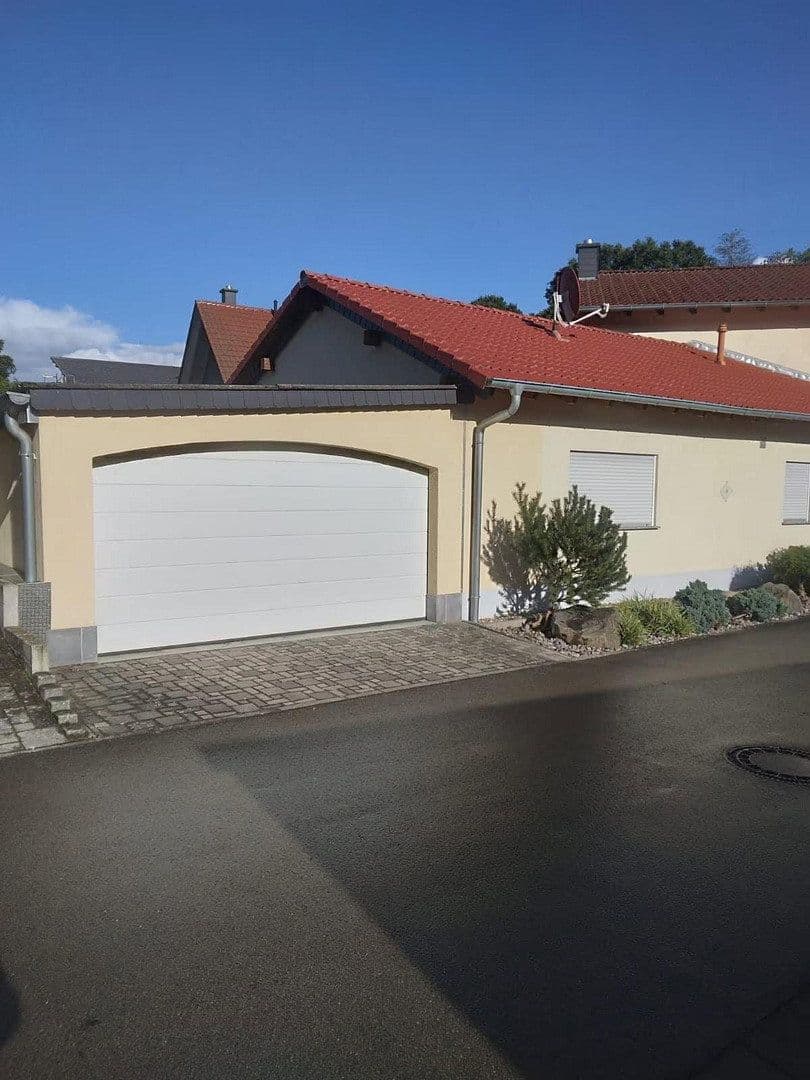Predaj domu 174 m², pozemok 450 m², Weiherstraße 51, Hochspeyer, Porýnie-Falcko Predaj domu 174 m², pozemok 450 m², Weiherstraße 51, Hochspeyer, Porýnie-Falcko