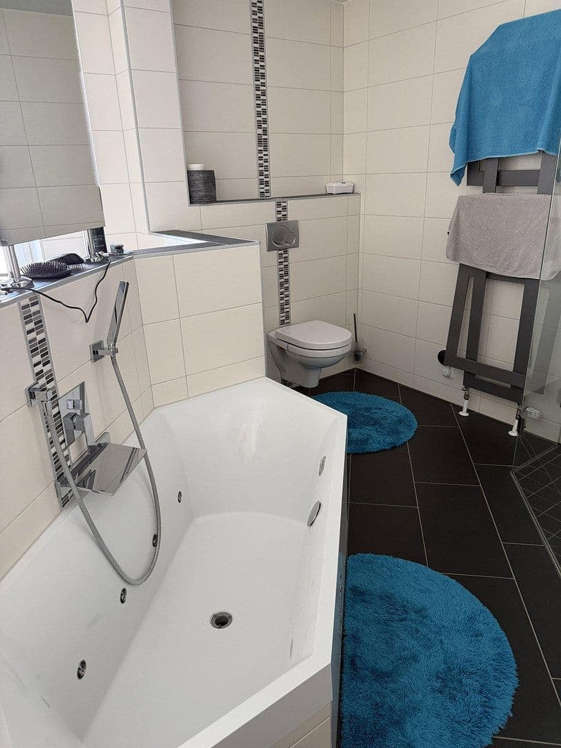 Predaj domu 200 m², pozemok 1.050 m², Feucht, Bavorsko Predaj domu 200 m², pozemok 1.050 m², Feucht, Bavorsko