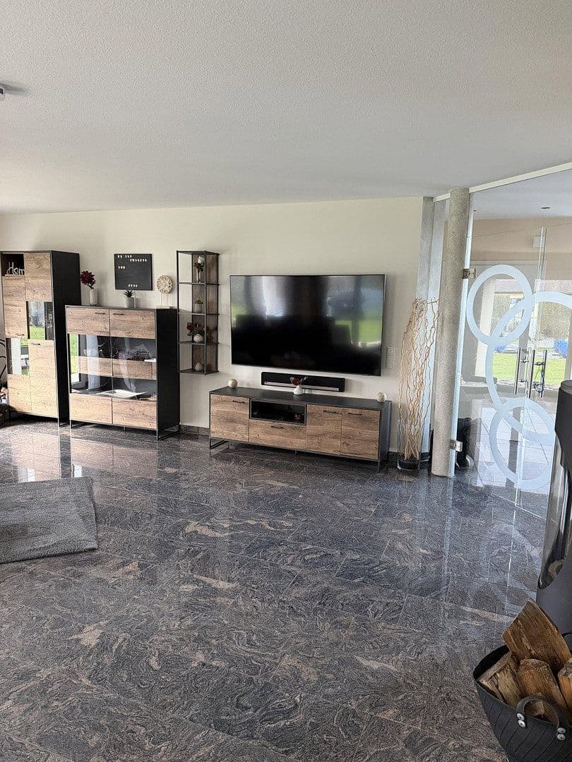 Predaj domu 200 m², pozemok 1.050 m², Feucht, Bavorsko Predaj domu 200 m², pozemok 1.050 m², Feucht, Bavorsko