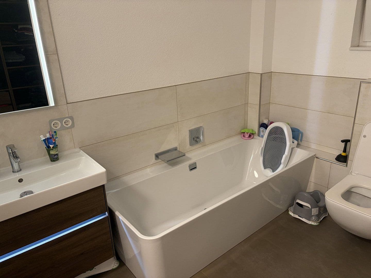 Predaj bytu 6-izbový 172 m², Niefern-Öschelbronn, Bádensko-Wurttembersko Predaj bytu 6-izbový 172 m², Niefern-Öschelbronn, Bádensko-Wurttembersko