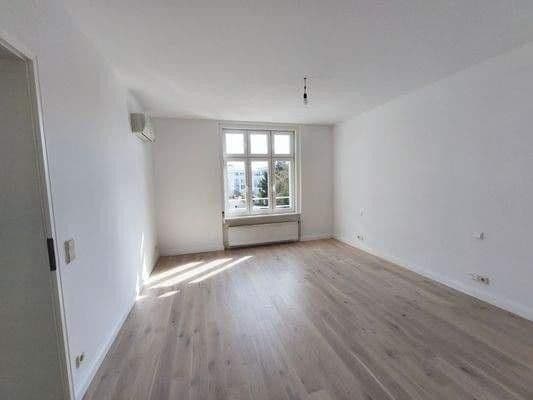 Prenájom bytu 3-izbový 106 m², Neuer Weg 4, Berlin, Berlín Prenájom bytu 3-izbový 106 m², Neuer Weg 4, Berlin, Berlín