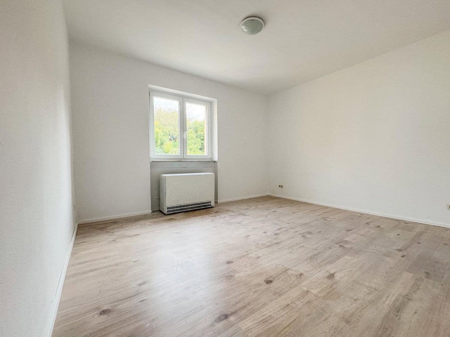 Prenájom bytu 2-izbový 50 m², Pforzheim, Bádensko-Wurttembersko Prenájom bytu 2-izbový 50 m², Pforzheim, Bádensko-Wurttembersko