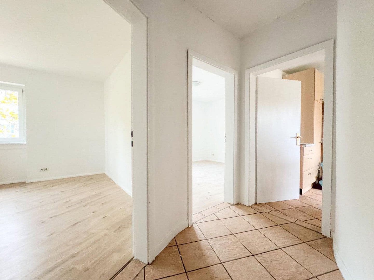 Prenájom bytu 2-izbový 50 m², Pforzheim, Bádensko-Wurttembersko Prenájom bytu 2-izbový 50 m², Pforzheim, Bádensko-Wurttembersko