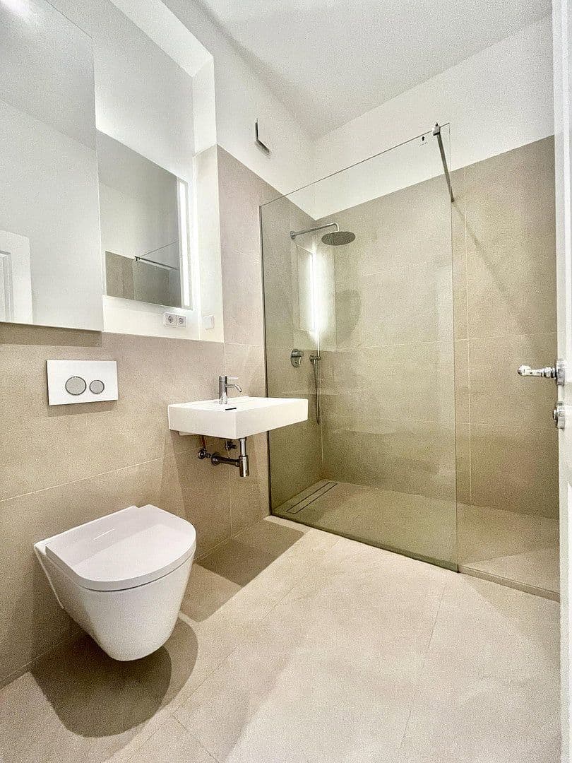 Prenájom bytu 1-izbový 35 m², Schöneberger Str. 9, Berlin, Berlín Prenájom bytu 1-izbový 35 m², Schöneberger Str. 9, Berlin, Berlín