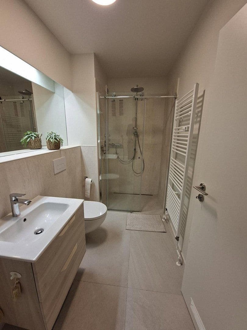 Prenájom bytu 2-izbový 62 m², Feldbergstr.53 60323 Frankfurt, Frankfurt, Hesensko Prenájom bytu 2-izbový 62 m², Feldbergstr.53 60323 Frankfurt, Frankfurt, Hesensko