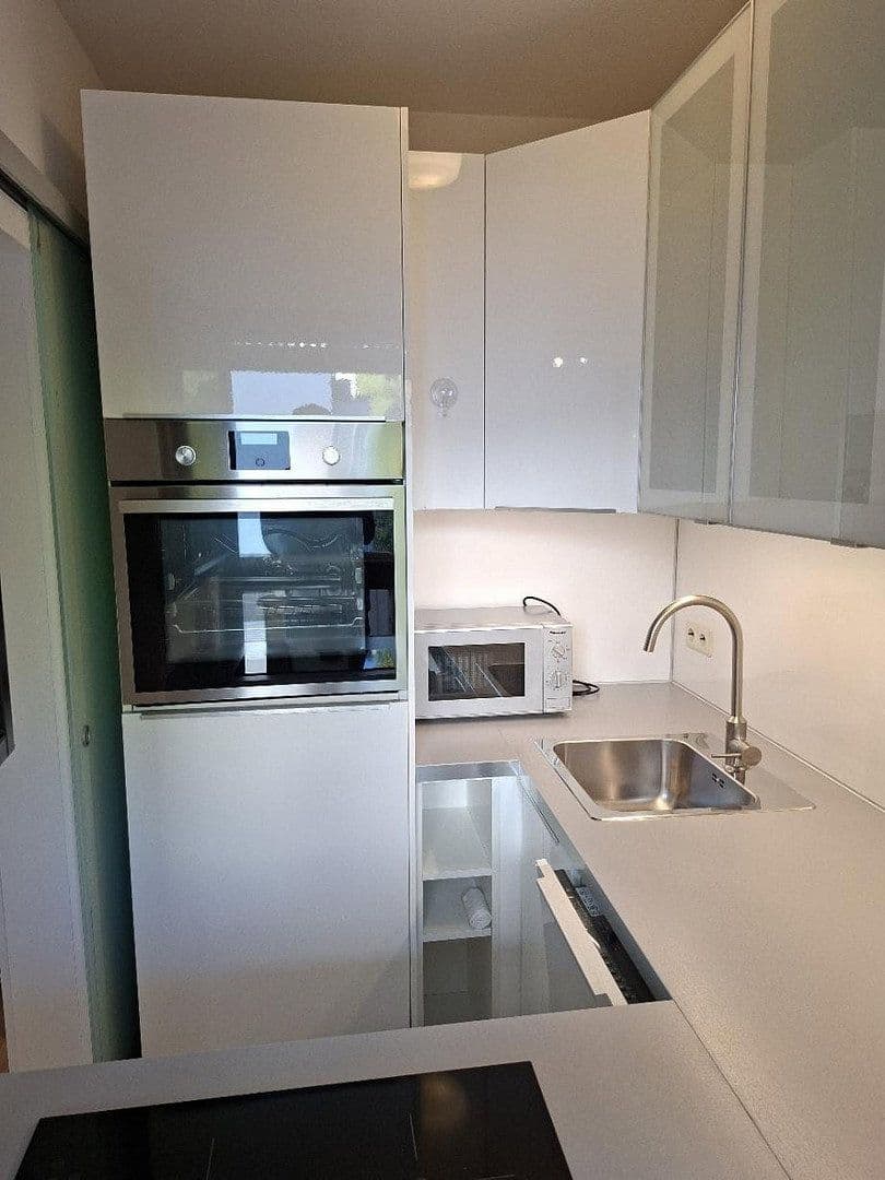 Prenájom bytu 2-izbový 62 m², Feldbergstr.53 60323 Frankfurt, Frankfurt, Hesensko Prenájom bytu 2-izbový 62 m², Feldbergstr.53 60323 Frankfurt, Frankfurt, Hesensko