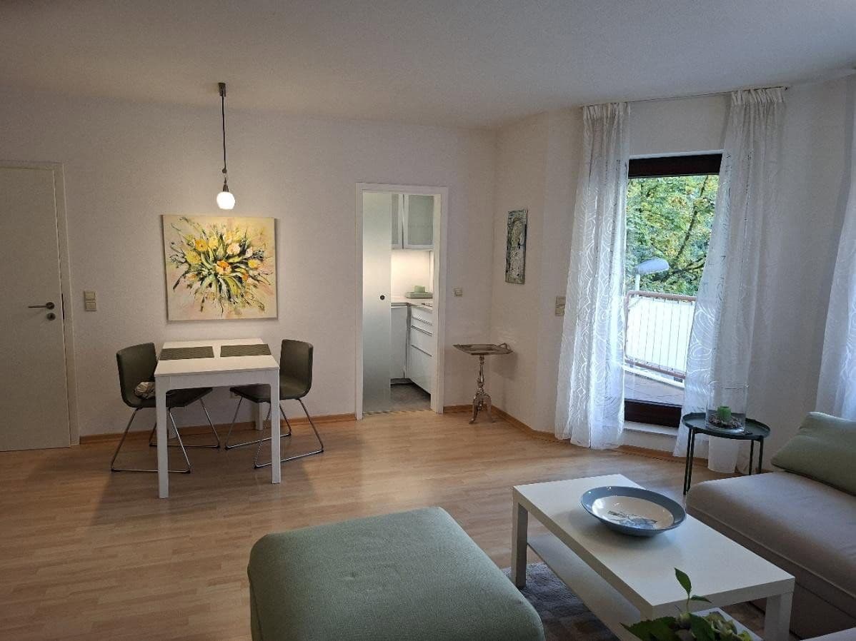 Prenájom bytu 2-izbový 62 m², Feldbergstr.53 60323 Frankfurt, Frankfurt, Hesensko Prenájom bytu 2-izbový 62 m², Feldbergstr.53 60323 Frankfurt, Frankfurt, Hesensko