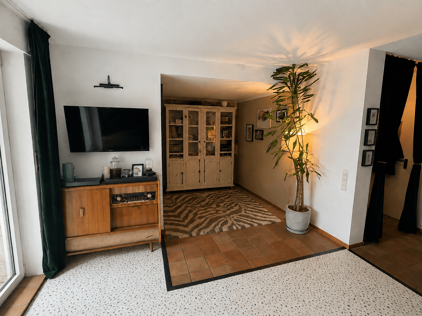 Predaj bytu 2-izbový 60 m², Köln, Severné Porýnie - Westfálsko Predaj bytu 2-izbový 60 m², Köln, Severné Porýnie - Westfálsko