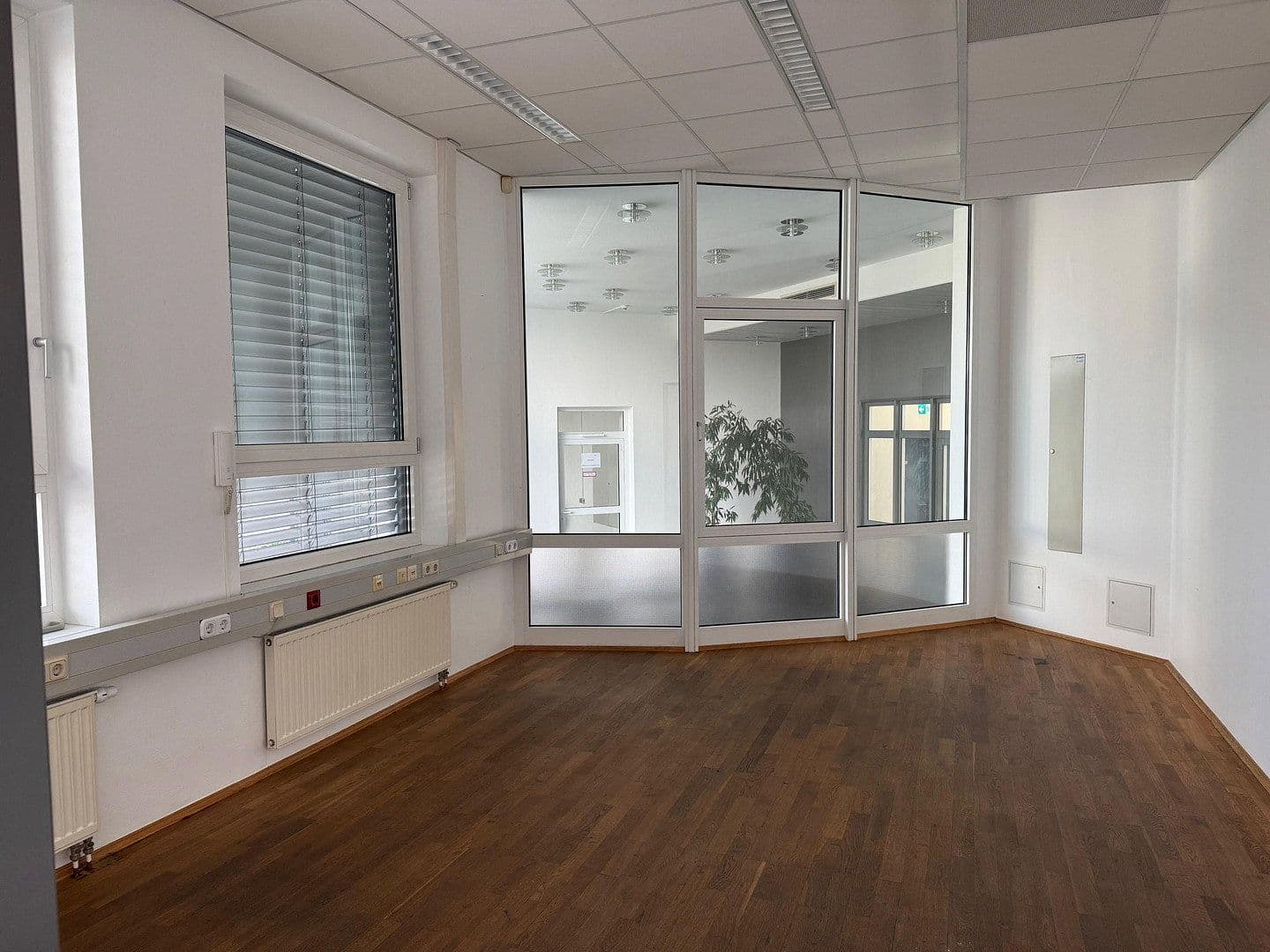 Prenájom kancelárie 175 m², Anna-Schneider-Steig 19, Köln, Severné Porýnie - Westfálsko Prenájom kancelárie 175 m², Anna-Schneider-Steig 19, Köln, Severné Porýnie - Westfálsko