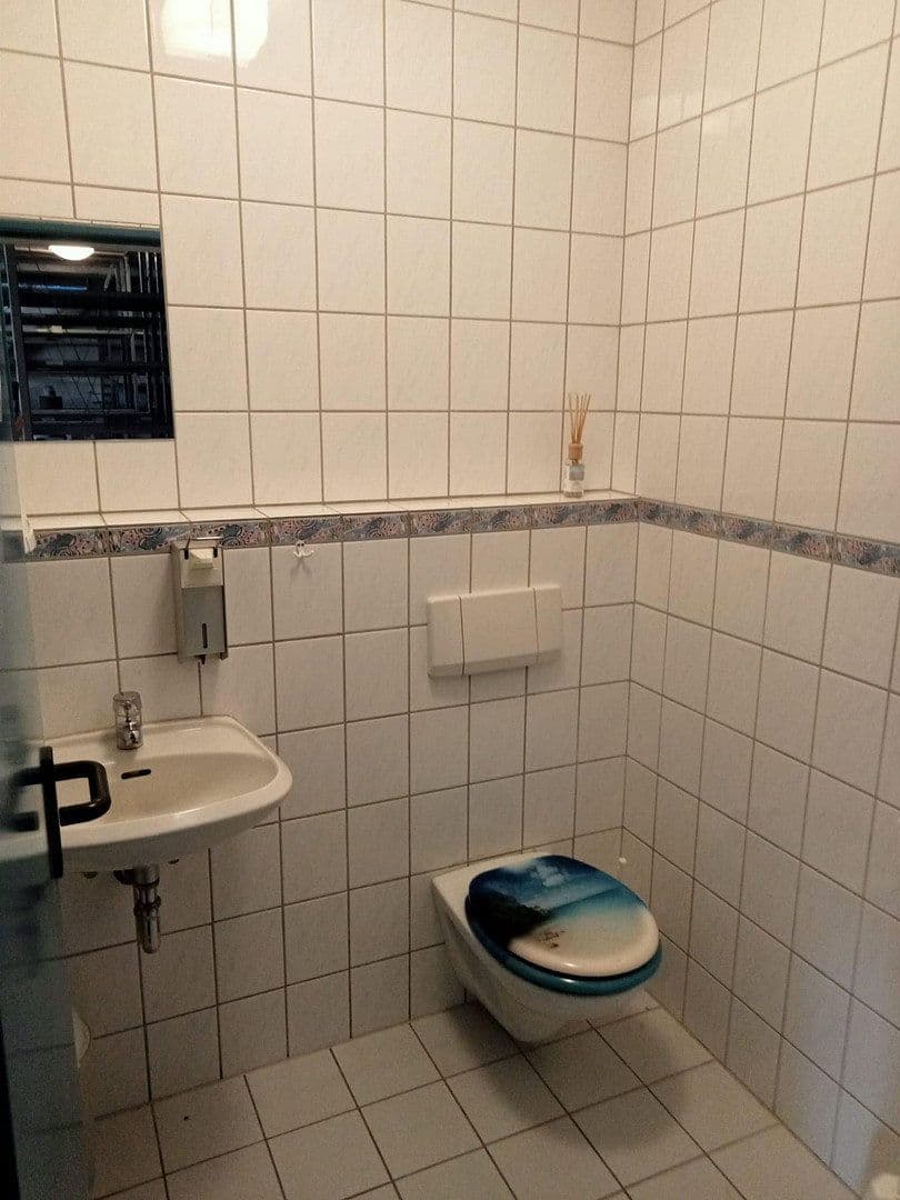 Prenájom nebytového priestoru 2.100 m², Auenweg 20, Eichendorf, Bavorsko Prenájom nebytového priestoru 2.100 m², Auenweg 20, Eichendorf, Bavorsko