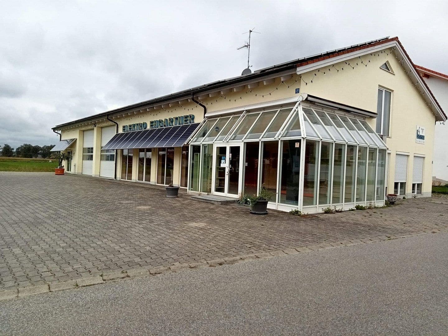 Prenájom nebytového priestoru 2.100 m², Auenweg 20, Eichendorf, Bavorsko Prenájom nebytového priestoru 2.100 m², Auenweg 20, Eichendorf, Bavorsko